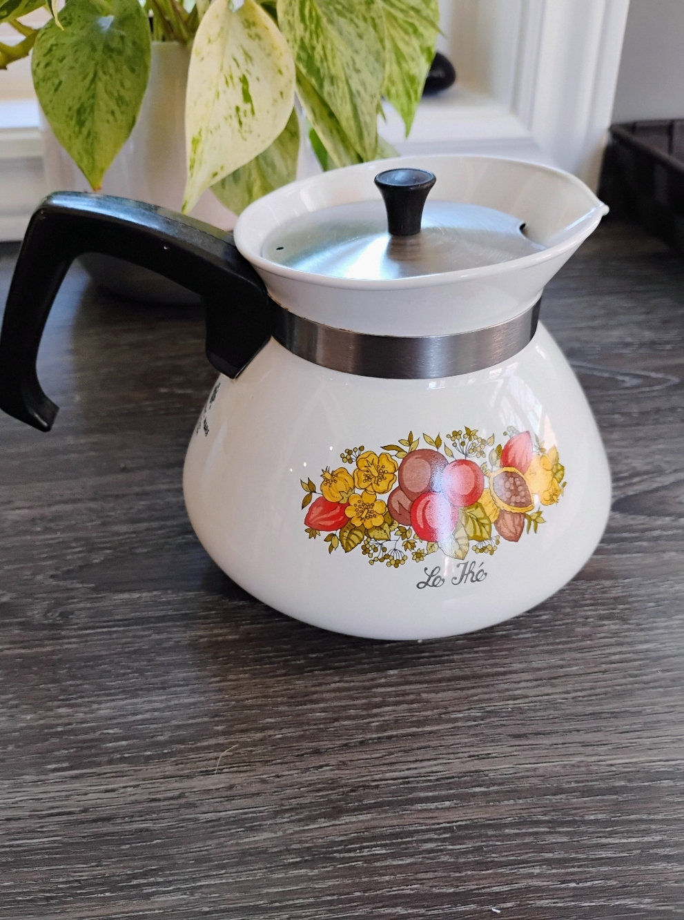 Vintage Corningware Spice O' Life pattern 6 cup Teapot with Metal Lid